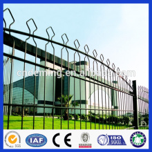 Low price good quality PVC coated galvanized prestige wire mesh garden fence